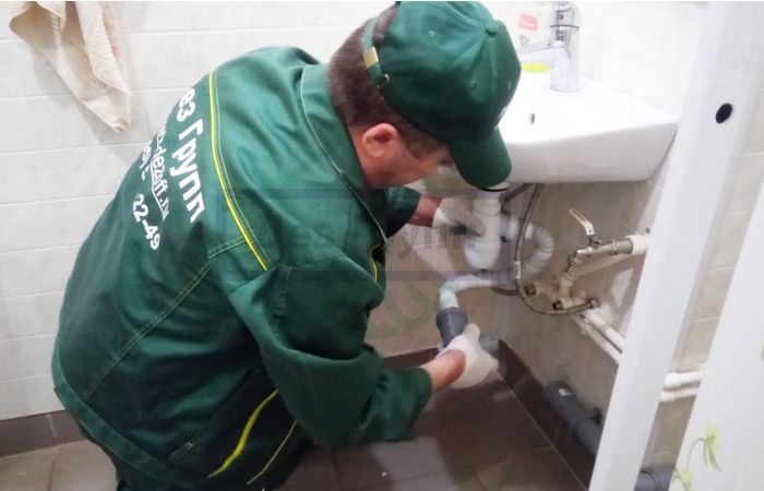 Как устранить засор в канализационной трубе - способы чистки